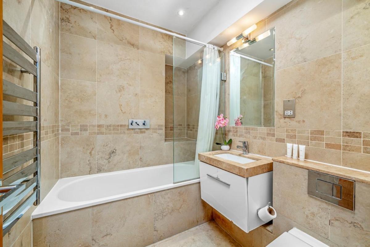 Prestige Flat * London